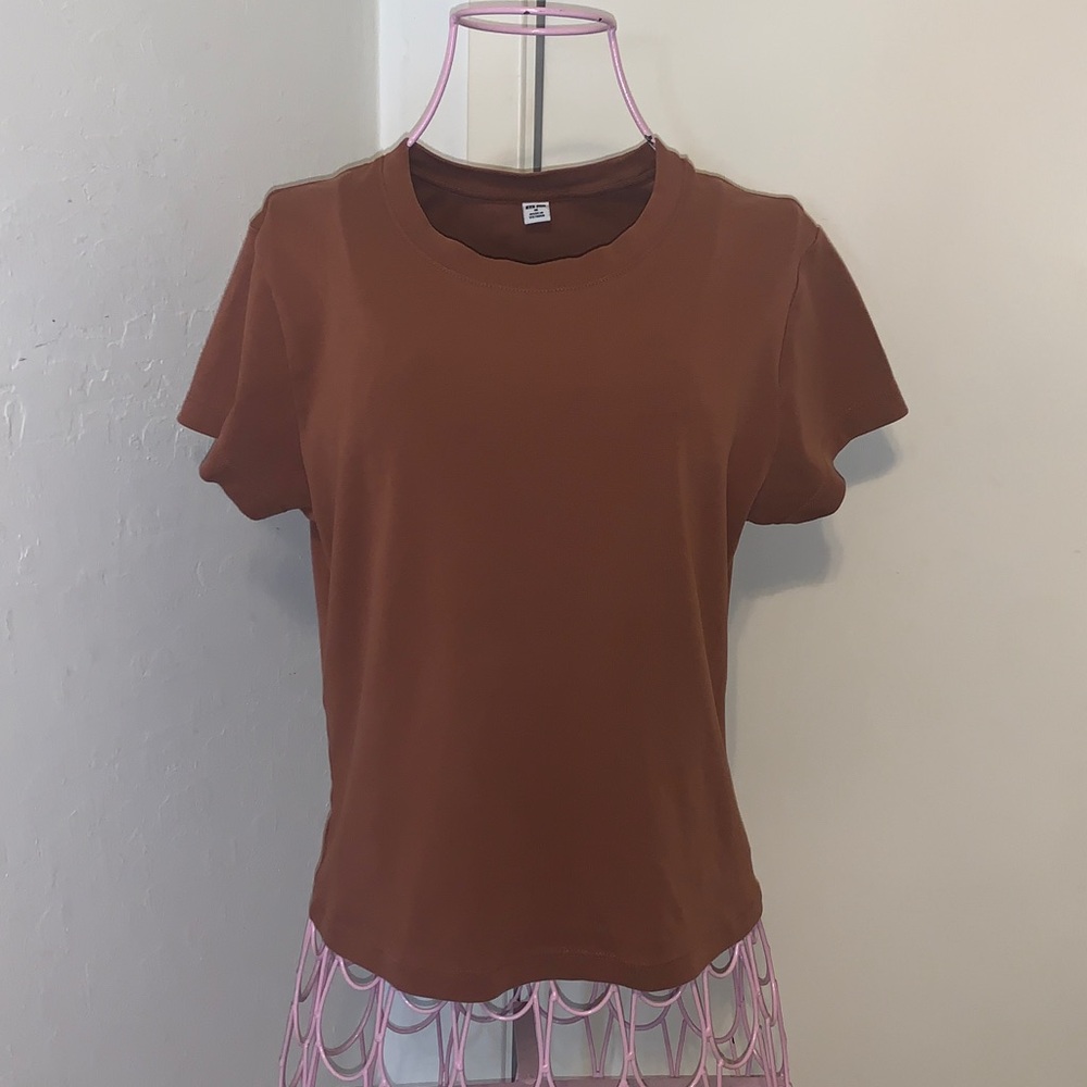 💝Like New Uniqlo brown S/S shirt - Medium - Picture 3 of 11